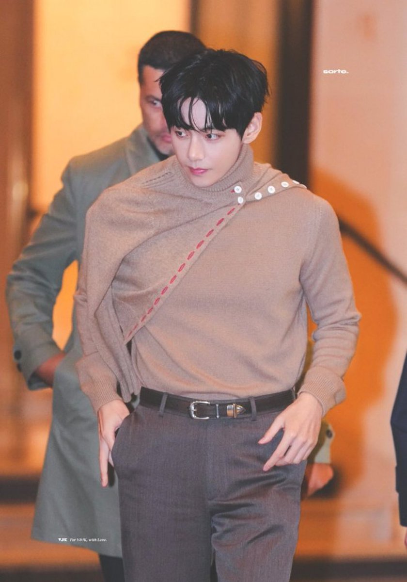 Taekoomania's tweet image. "🐻: Even though I am bit tired, i am going to tushi tushi"
But baby concealed his tiredness 😭😭