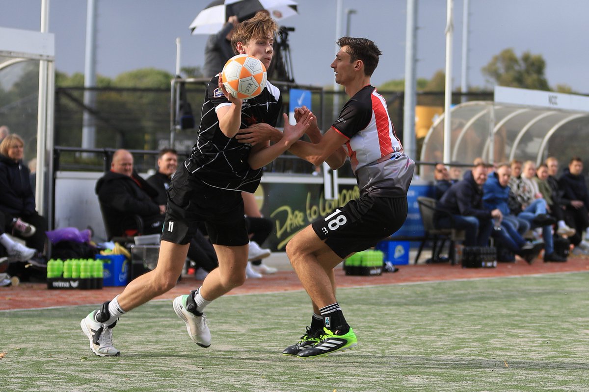 Kletsnatte herfstwedstrijd levert KCC/CK Kozijnen geen winst op tegen Fortuna/Ruitenheer (9-13)  kcconline.nl/korfbal/korfba…