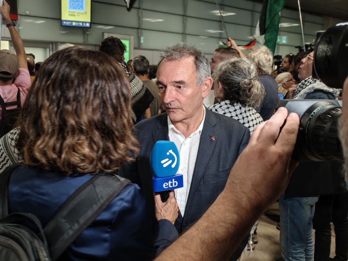 EnriqueSantiago's tweet image. 🛥️🇵🇸 Recibimos a quienes llevando solidaridad a Gaza han sido víctimas del gobierno genocida de Israel.

Llevar ayuda humanitaria a la población civil que sufre un genocidio es una obligación impuesta por el derecho internacional.