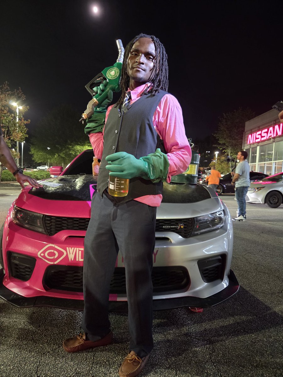 TopboyKevv's tweet photo. Somebody protect this guy. https://t.co/c44FG3v1oH