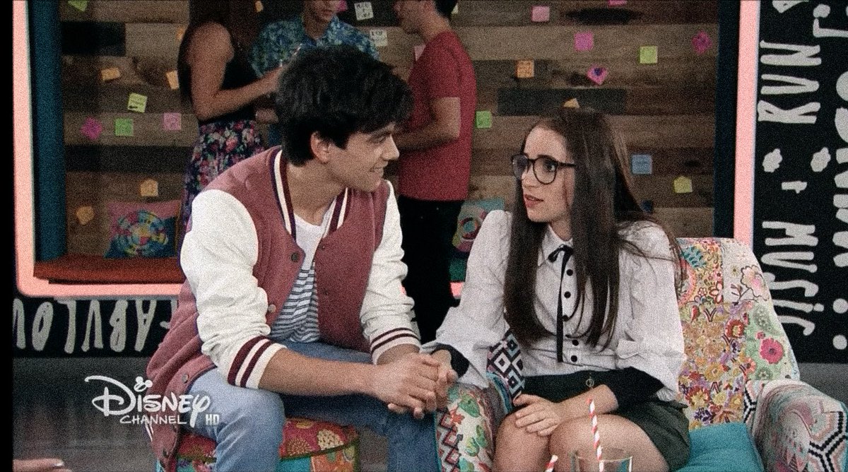 lifegastina's tweet image. Ella es Nina, Nina ama su espacio personal, él es Gaston, Gaston también ama el espacio personal de Nina