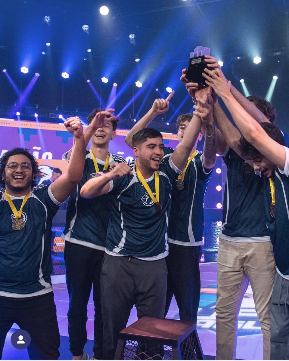 falcomervlr's tweet image. Campeõess da copa aliança 
@docasvlr 
@HALTMM8 
@muzifpss 
@raapVLR 
@rafaaelrb 
@AcadArenaBR 
@copaaliancagg