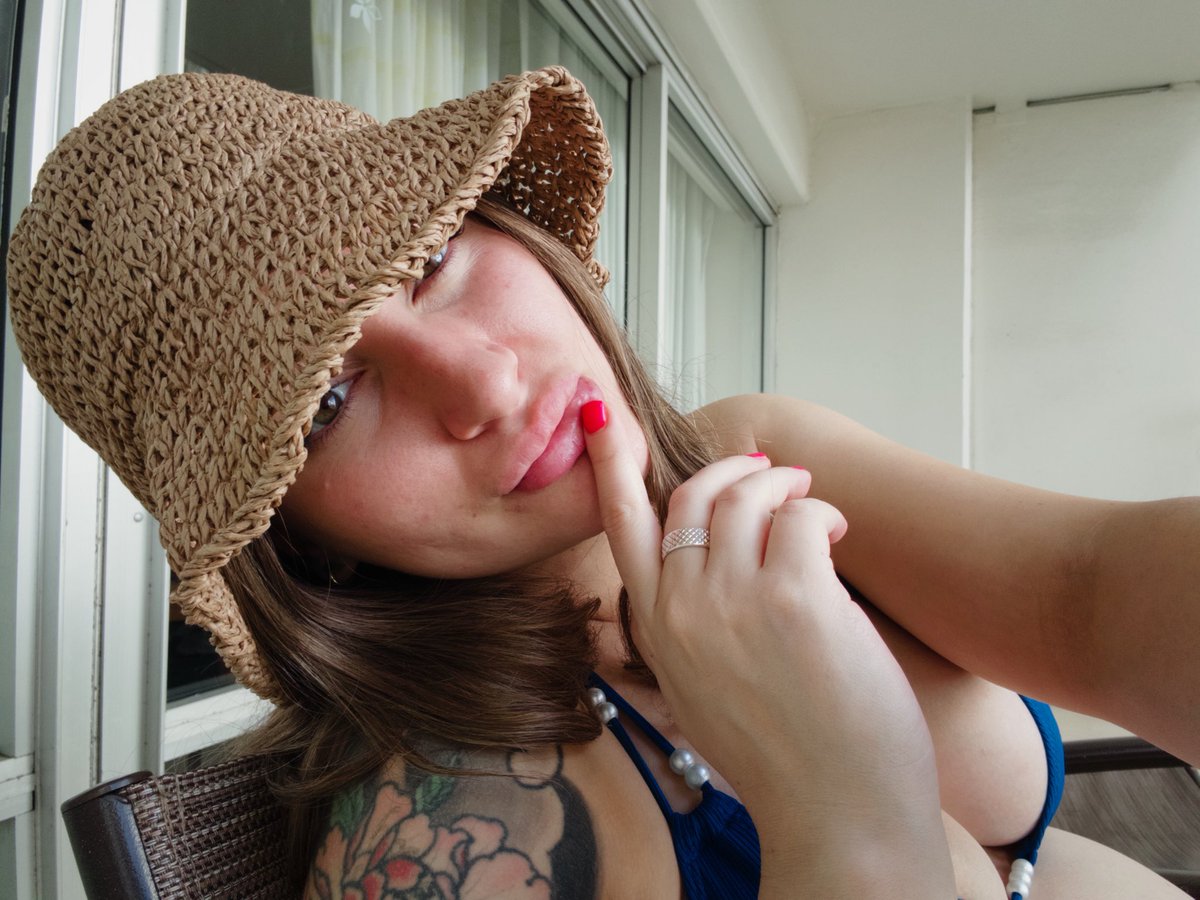 literallyKB's tweet image. I think I’ll stay