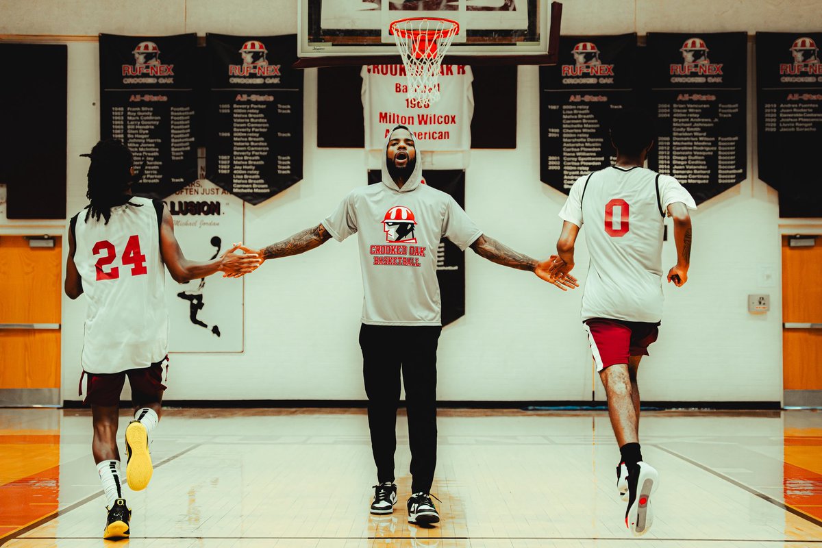 Shot Caller 📍 🏀 
#OAKBOYS