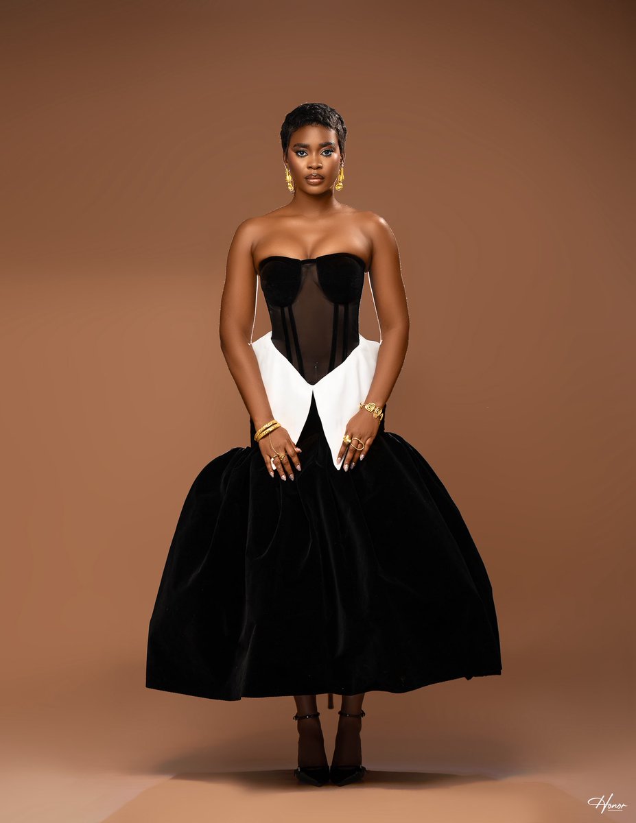 sammyofjos's tweet photo. Last two standing Dede X Imisi who is taking the crown 
#bbn #BBNaijaS10 #BBNajia #BBNaija10 https://t.co/5XWLMufHTu