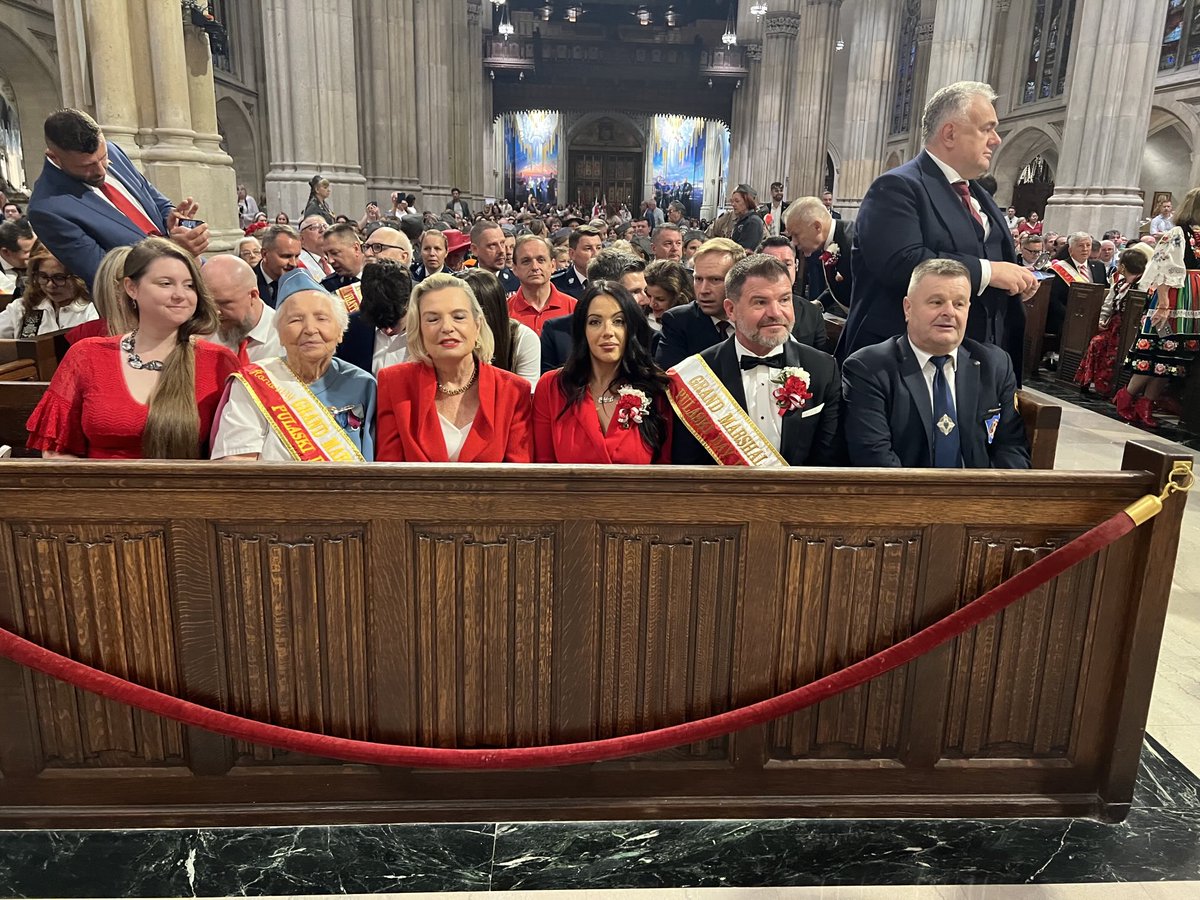 Anna_M_Anders's tweet image. New York 🇺🇸. The wonderful annual Pulaski Parade 🇵🇱❤️