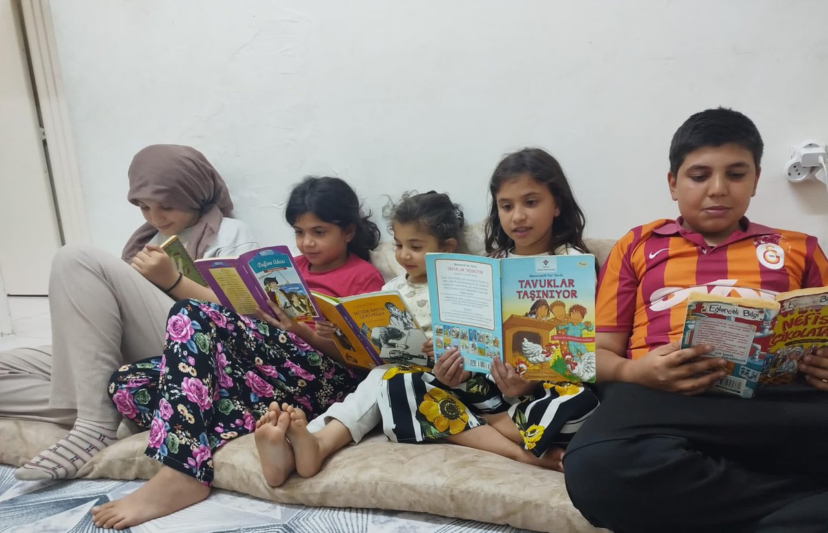 #Okuryazar Gaziantep için okumaya devam ediyoruz. Karkamış Elifoğlu ilkokulu öğrenci ve aileleri birlikte okuyorlar.
<a href="/gantepvaliligi/">Gaziantep Valiliği</a> 
<a href="/erdalkilinc27/">Dr.Erdal KILINÇ</a> 
<a href="/elifogluortaokl/">Elifoğlu Ortaokulu</a>