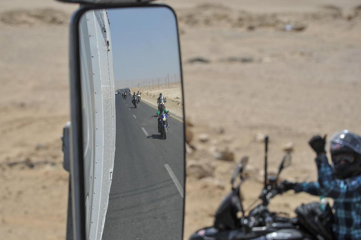 CrossEgypt's tweet image. #REFLECTION
The wide spread of the motorcycles as seen on our truck's mirror!
#CEC2025 #CrossEgyptChallenge #FIM #experienceegypt