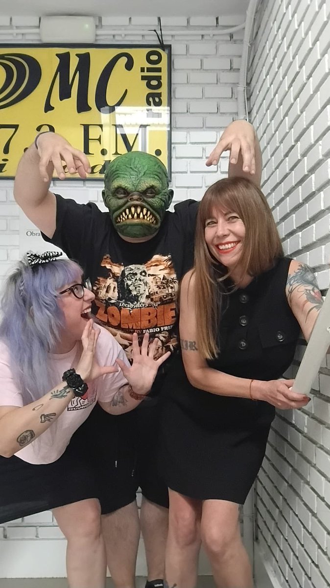 Hoy tenemos el placer de contar con nuestro querido Barsen (Boss Ghoulie)! Y con él, contamos con las curiosidades más candemorianas habidas y por haber.
Y también agenda de conciertos top.
El filme de la semana #weapons 
Mañana el podcast 📻🎵🦇