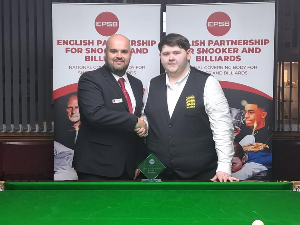 EPSBofficial's tweet image. 🏆 LLEWELLYN LIFTS JUNIOR CROWN Well done to Ethan Llewellyn, who defeated Vladislav Gradinari 3-1 to win the first English Junior Tour title for the season at the Landywood Snooker Club! 👏 #EnglishSnooker dlvr.it/TNV7Cf