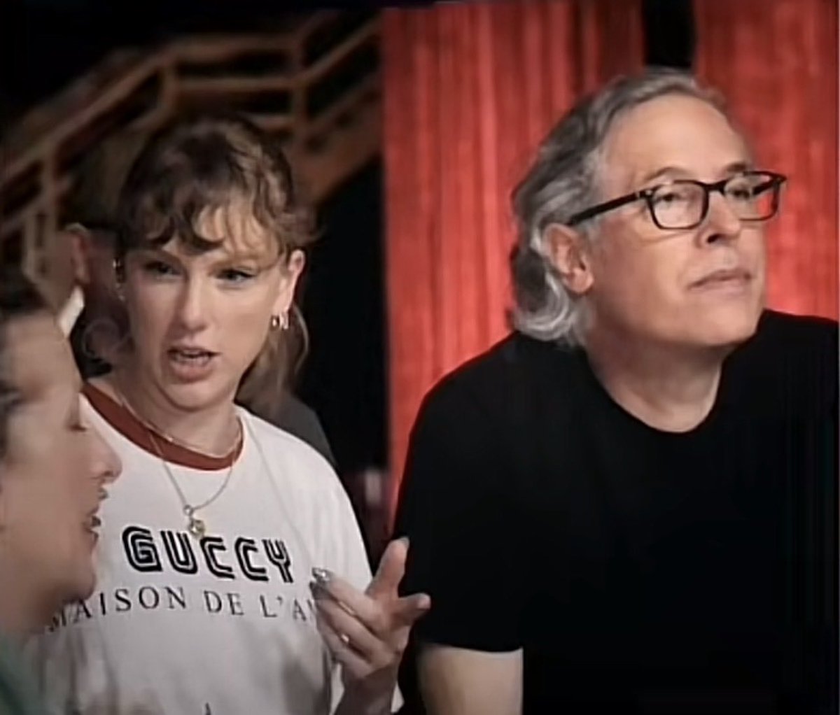 clapped everytime rodrigo prieto appeared in the life of a showgirl release party 🇲🇽 🎉