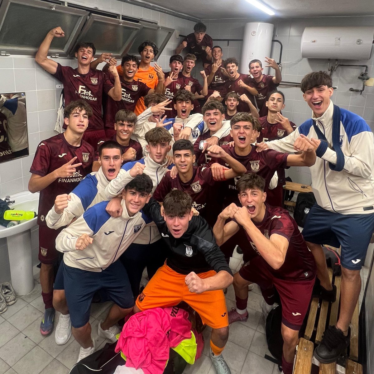 😎 ¡Cerrando el finde con +3! 😎

✅ Victoria del Juvenil C
👉 0-3
🆚 Unión Deportiva Usera

⚽️ Blanco
⚽️ Tottó
⚽️ Propia puerta