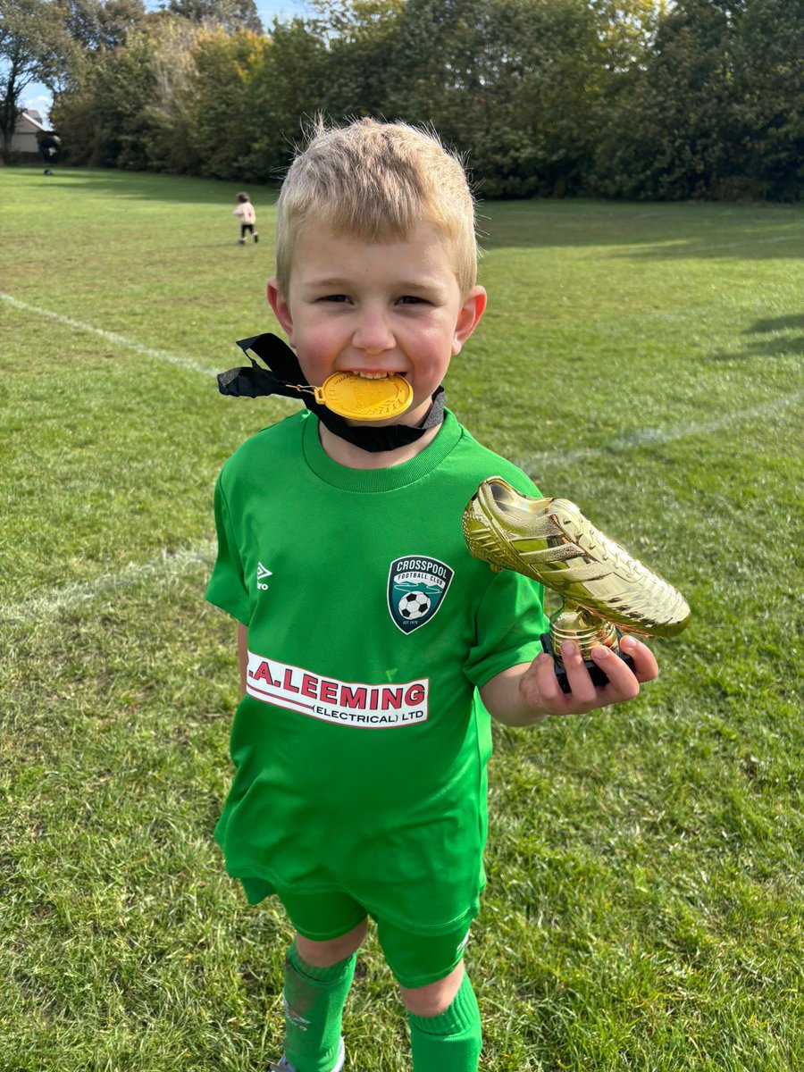 Turns out it’s not easy being the coaches son (or to coach your own son for that matter … 😬) but Stan worked his socks off to earn his first Player of the Match award today 🤝 ⚽️