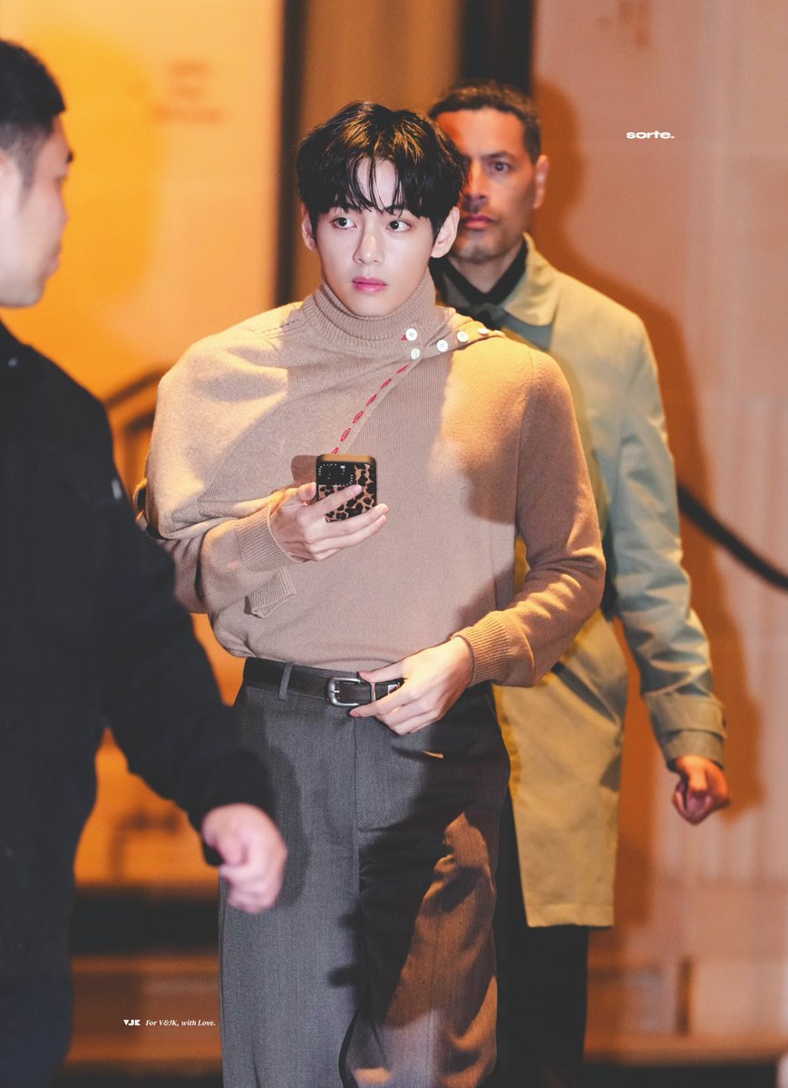 KatherineAyambo's tweet photo. @KIMTAEHYUNGBAR_ V FOR PARIS FASHION WEEK
CELINE AMBASSADOR TAEHYUNG  #VxCELINEPFW #CELINESUMMER2026 #TAEHYUNGxCELINE #PFW @celineofficial https://t.co/R3QMa9ZPh0