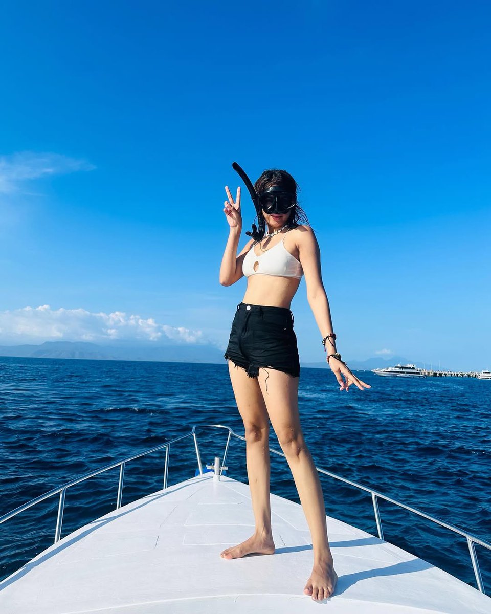 Asha83146's tweet image. With weather this beautiful, I just have to go diving and enjoy the sea🌊
