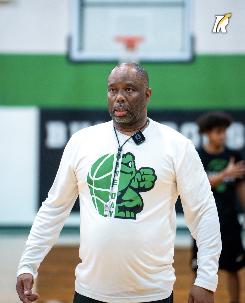 Revocruit tweet media