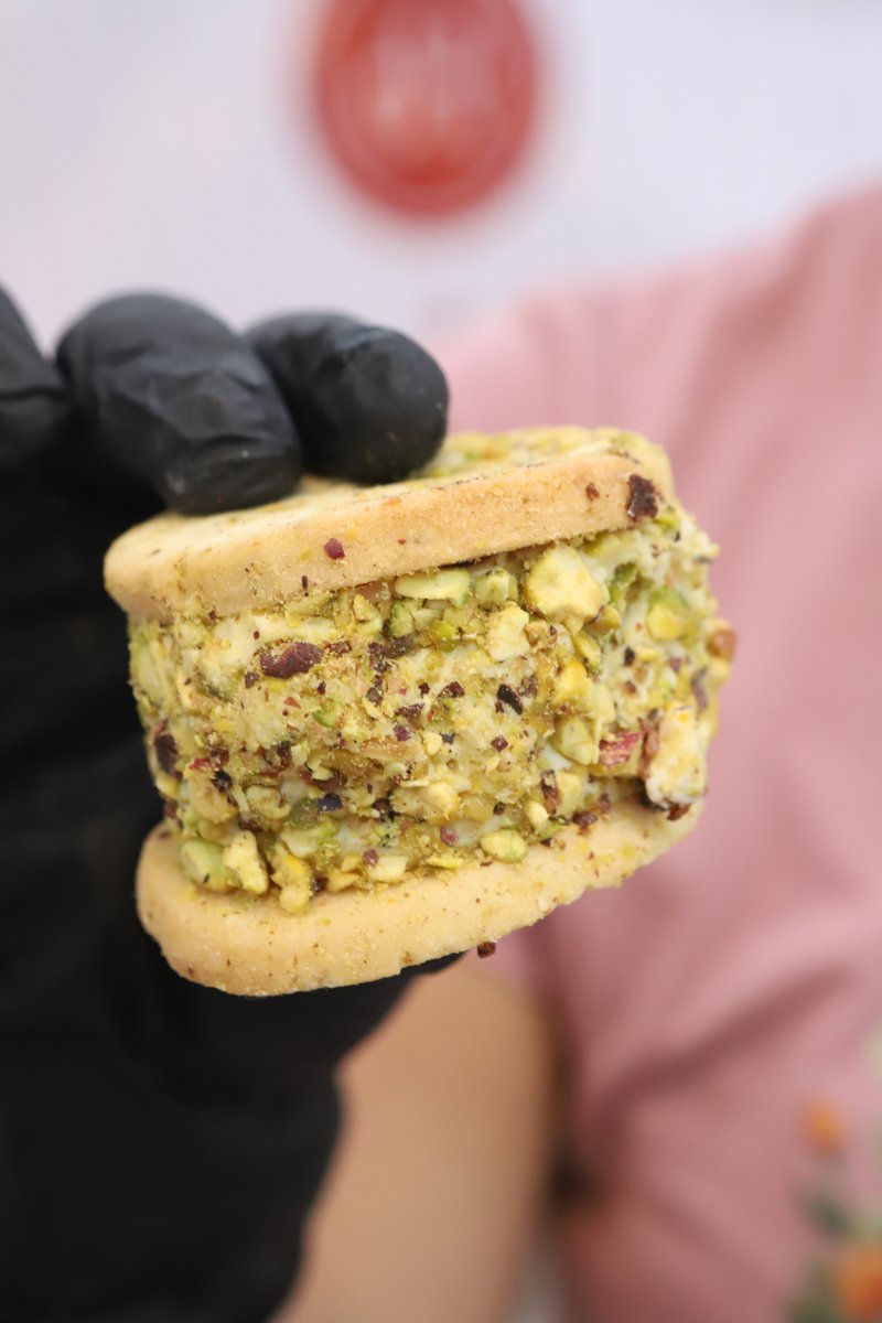 Feria Leer y Comer tweet media