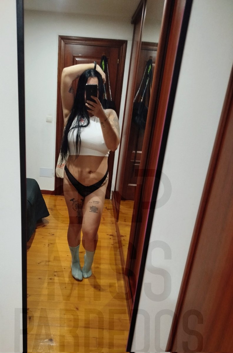 SenoritaPD2's tweet photo. Buenas noches! 😘 https://t.co/OXhjKGURzC