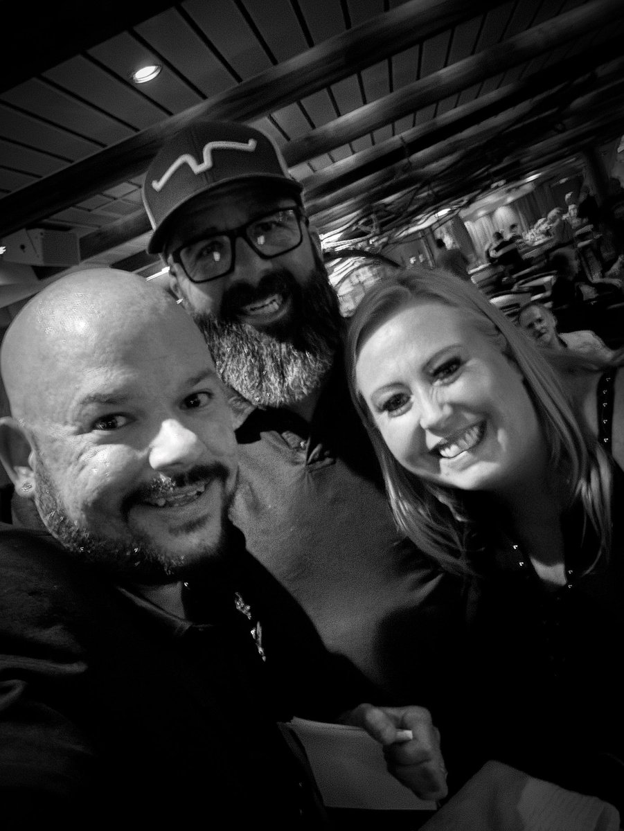 So many great guests on this contract already! All of you come back soon! These two cool cats here rocked the ship on their voyage! #seeyousoon #harmonyoftheseas #schoonerbar