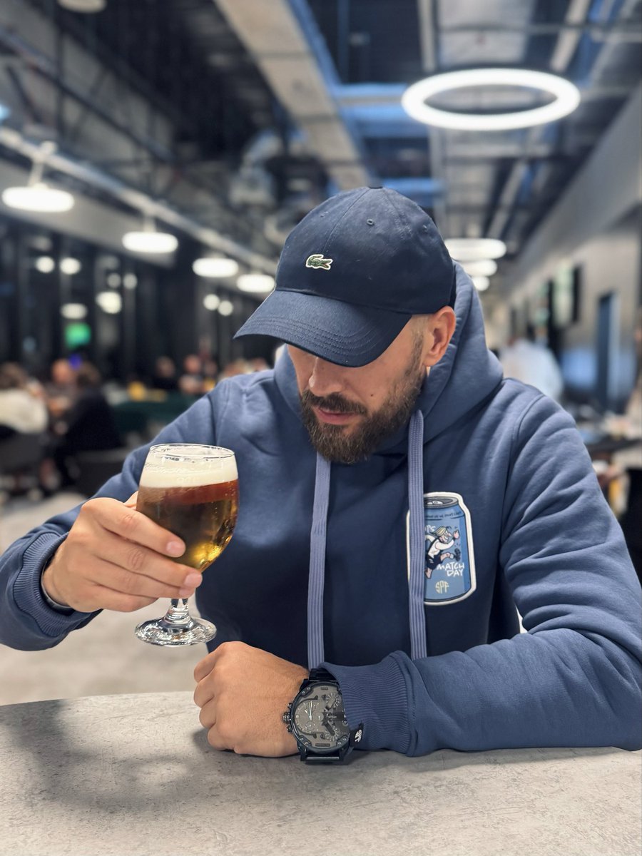 MichaSobkowiak's tweet image. „Przyjechał tu, najlepszy klub!” 
#MatchDay #SPF