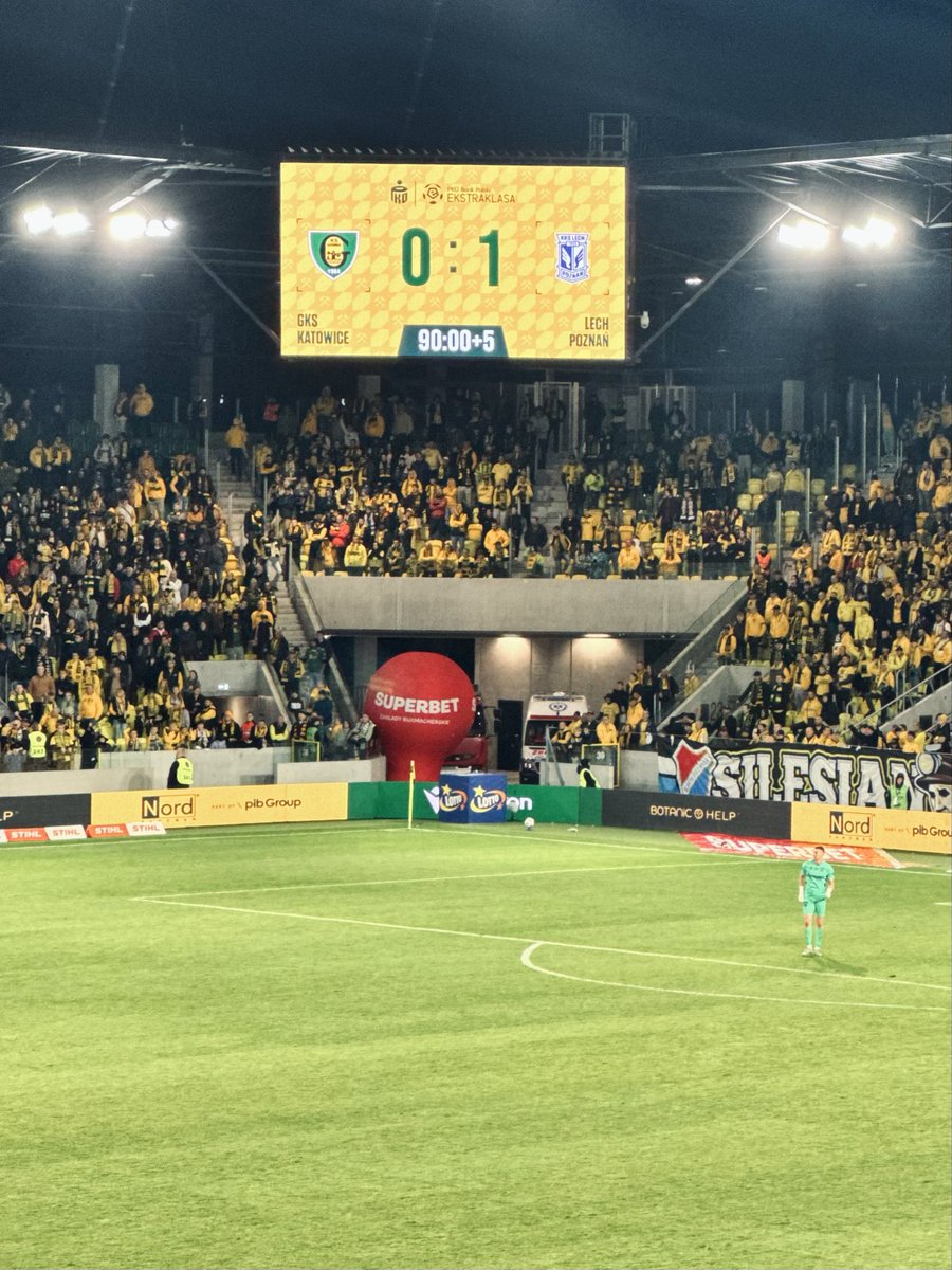 MichaSobkowiak's tweet image. „Przyjechał tu, najlepszy klub!” 
#MatchDay #SPF