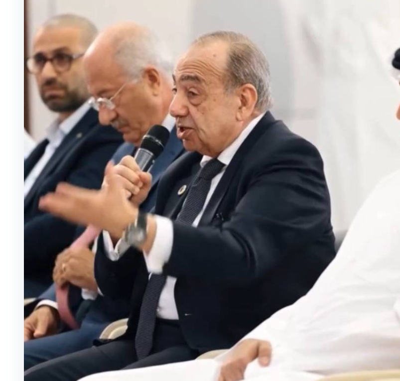 1LeadersGroup's tweet photo. 2/2 بدوره استمع الوزير المطيري الى آراء الحاضرين، فأكد أمين عام اتحاد أصحاب الفنادق محمد ناجيا على
أهمية انشاء هيئة مستقلة للسياحة
تضم القطاعين العام والخاص وإعادة رحلات شركات الطيران الاوروبية 
الى #الكويت ومشاركة الكويت في المعارض السياحية الخارجية وانشاء معاهد للسياحة والضيافة https://t.co/OMtwESBfqA