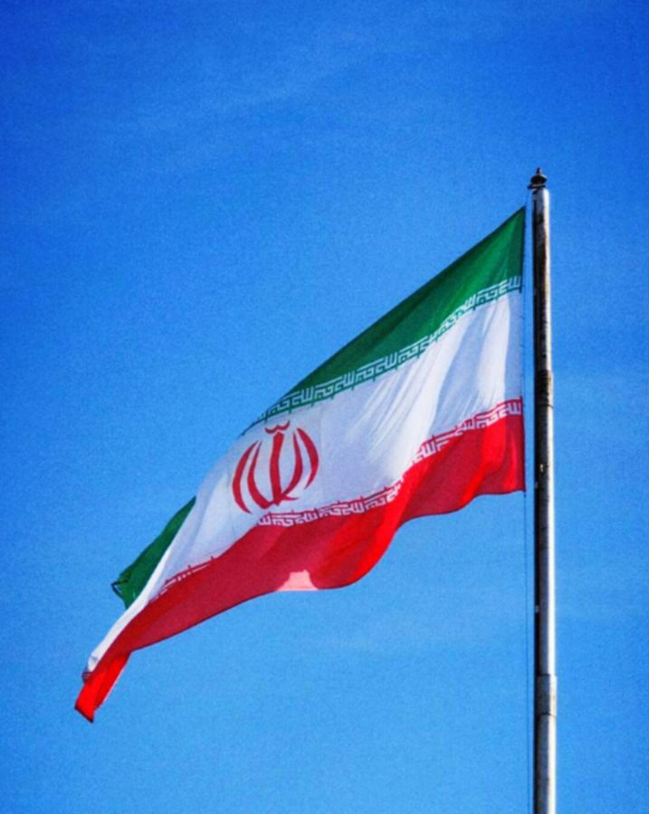 «وابستگی یعنی اسارت؛ غنی‌سازی یعنی آزادی.
ما آزادی را انتخاب کرده‌ایم.»
#علاج_در_وطن
 #حق_هسته_ای