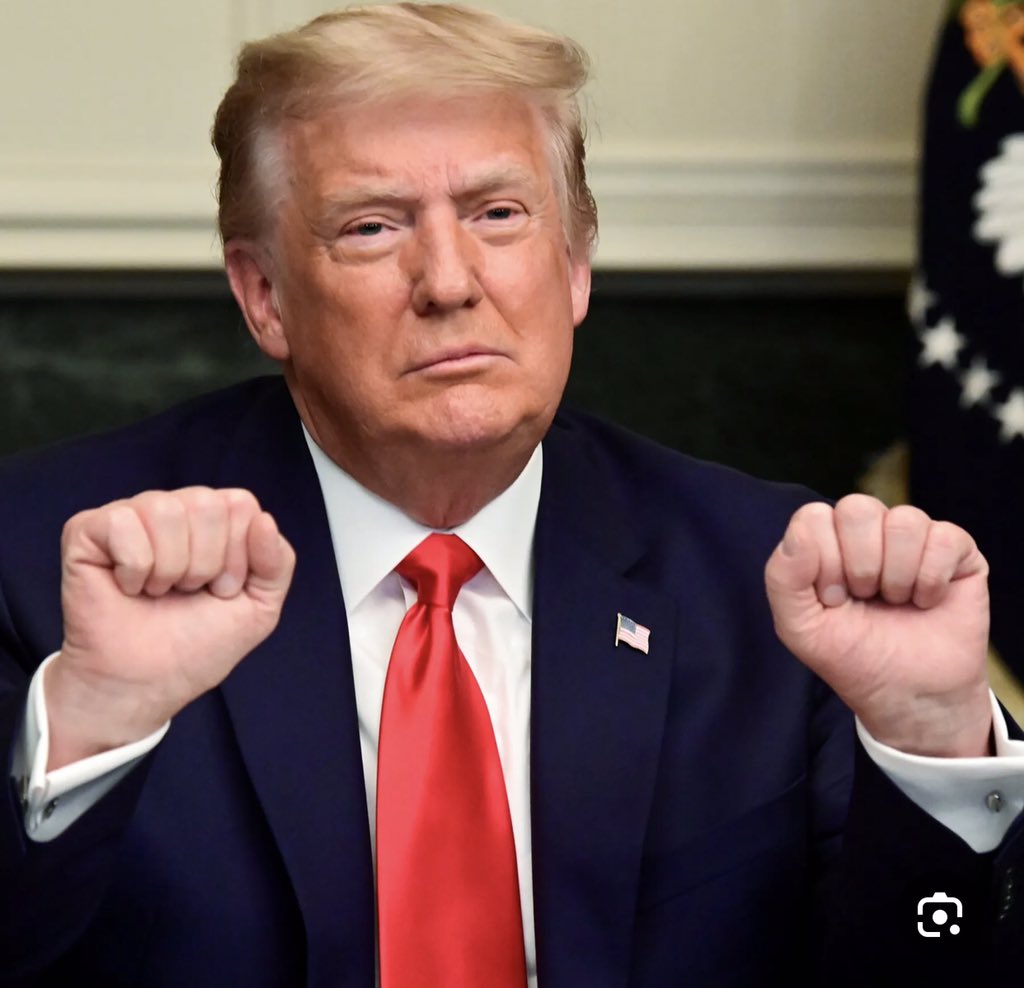 لا عهد له ولا ذمة ، متقلب في مواقفه . كاذب في وعوده ، متناقض في تصريحاته ، يومه غير امسه ، لا يمتلك شرف الكلمة ، ولكنه يمتلك حُكام بلا شرف ..