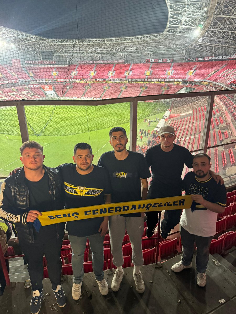 Duzce_UNIGFB's tweet photo. GİTTİĞİN YERDE, YALNIZ KALMA DİYE! 

Fenerbahçemizi Samsun'da yalnız bırakmadık. 

#UNIGFB #DUZCEUNIGFB https://t.co/iPXiEvVRCD