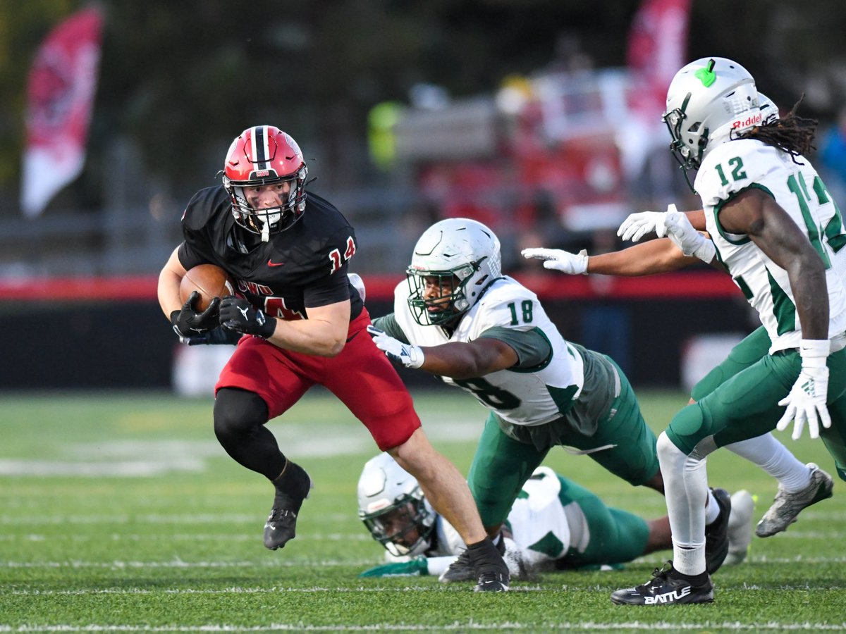 ValleySportsPix's tweet image. Central Washington University vs Eastern New Mexico #reigncrimson #MakeltYours #LSCfb #D2Football #SportsPhotography