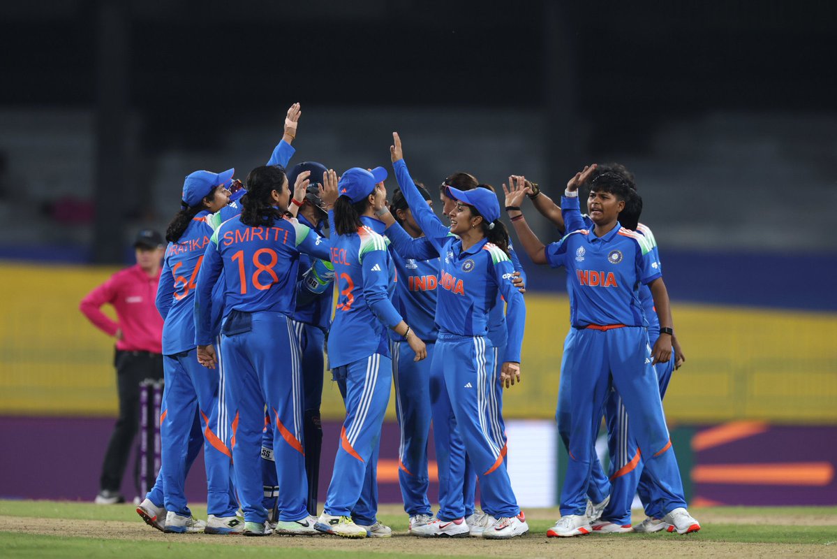 𝐊𝐢𝐬𝐡𝐚𝐧 𝐁𝐨𝐬𝐞(𝐦𝐞𝐠𝐡𝐰𝐚𝐥)🇮🇳✍🏻 (@kishanbose64) on Twitter photo 🔥 मैदान गूंज उठा – “भारत! भारत!” 🇮🇳
पाकिस्तान 88 रन से ढेर, और भारत की बेटियों ने इतिहास लिख दिया! 💥
ये जीत नहीं, भावना है, सम्मान है, गर्व है!
जय हो #TeamIndia 💙
#WomensWorldCup2025 #Cricket
👉🏻 <a href="/Kishanbose64/">𝐊𝐢𝐬𝐡𝐚𝐧 {𝐁𝐨𝐬𝐞} 🇮🇳✍🏻</a> 🔥 मैदान गूंज उठा – “भारत! भारत!” 🇮🇳
पाकिस्तान 88 रन से ढेर, और भारत की बेटियों ने इतिहास लिख दिया! 💥
ये जीत नहीं, भावना है, सम्मान है, गर्व है!
जय हो #TeamIndia 💙
#WomensWorldCup2025 #Cricket
👉🏻 <a href="/Kishanbose64/">𝐊𝐢𝐬𝐡𝐚𝐧 {𝐁𝐨𝐬𝐞} 🇮🇳✍🏻</a>
