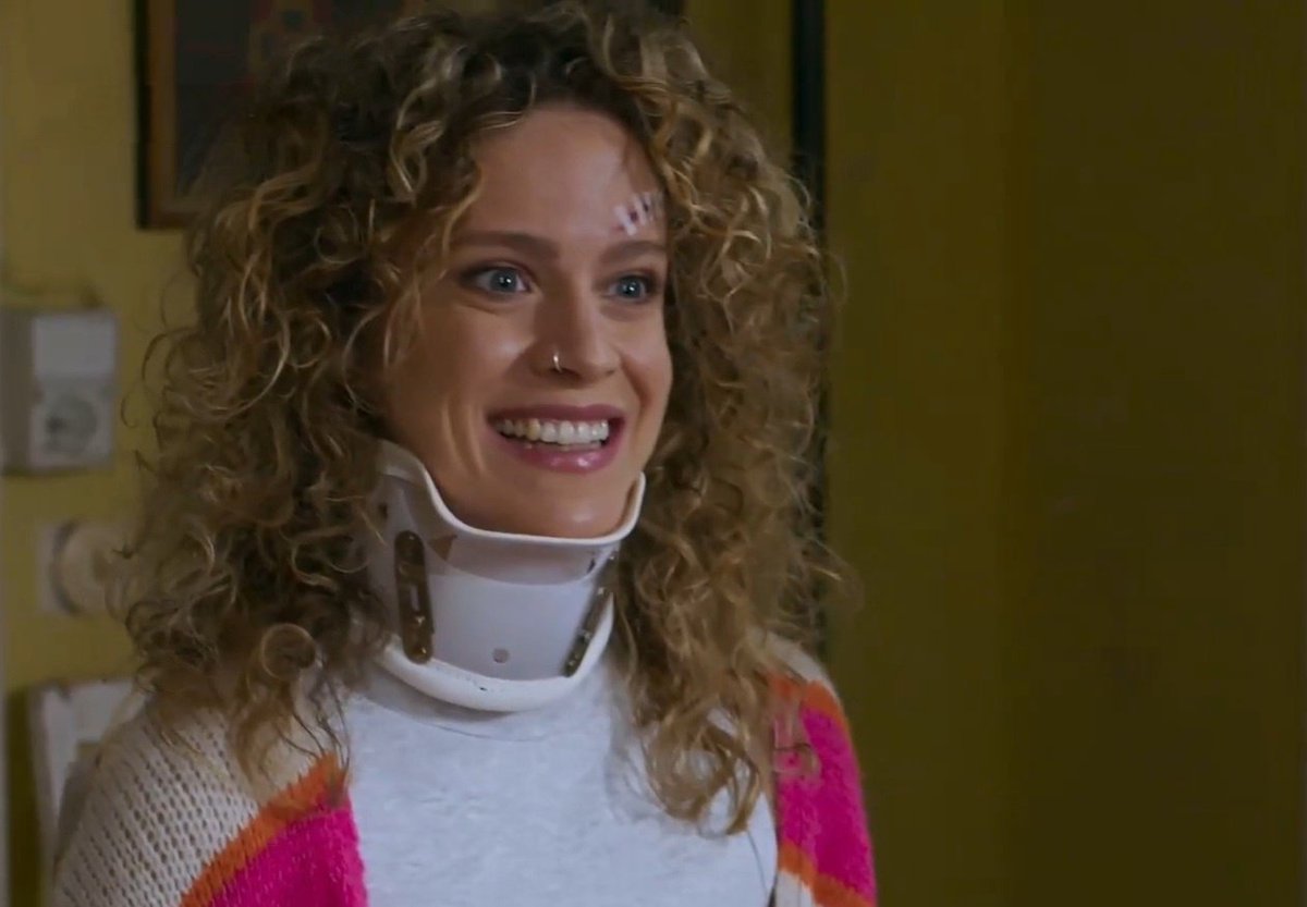 "Δεν έχω πιει και καφέ ακόμα..", εγώ σαν την Μαρίνα πριν τον καφέ, χωρίς τα φαντάσματα.

Πόσο to the point είναι οι εκφράσεις της Έλλης Τρίγγου, χωρίς επιτήδευση.
 
#tafantasmata