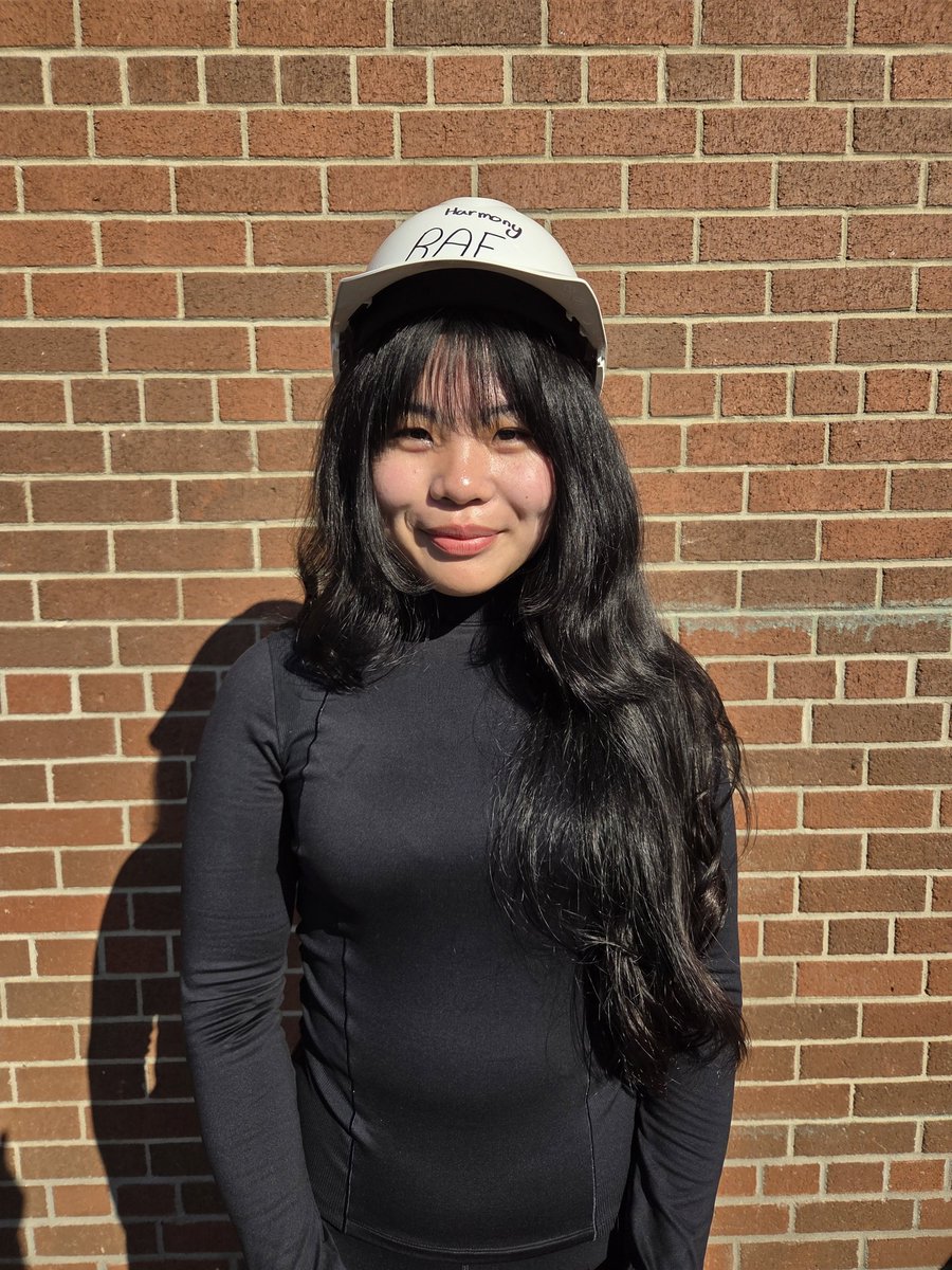 MrPsClassSEC's tweet image. Our Hard Hat student from last week, Jhalla! Always working hard and pushing herself at every cross country practice, cheering on everyone and being positive at volleyball, and part of the media group that finished Campion News early. Way to go, Jhalla! @campionchamps #grade8