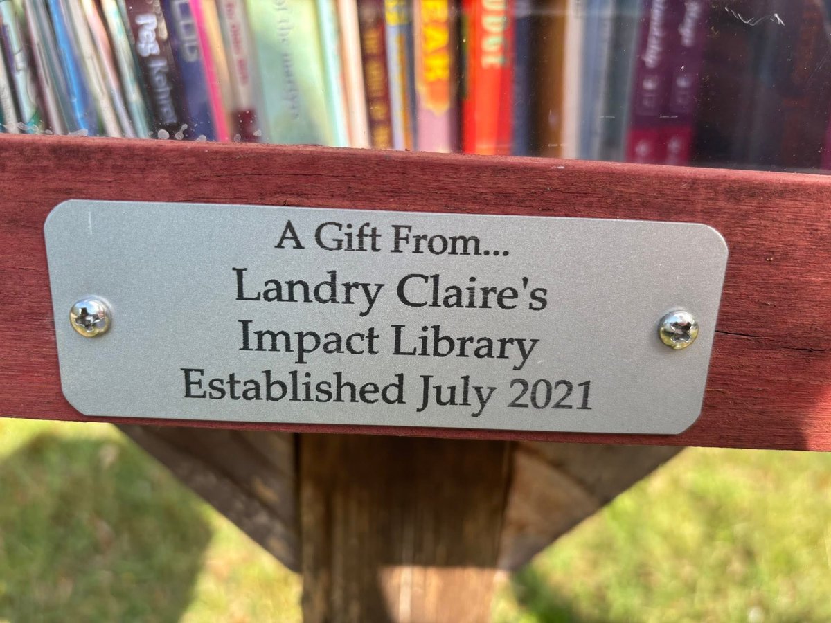 LCsFreeLibrary's tweet image. Restock alert! The Hunter &amp;amp; Potter location on Joe Quick, and the Sharon Johnston location at the playground have been fully stocked. Books are always free, stop by and get you one for Fall Break!
📚 📕