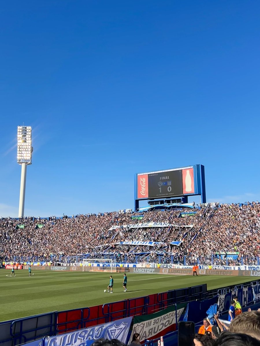 1 año atrás, contra Racing 

campeones 10 fechas antes.