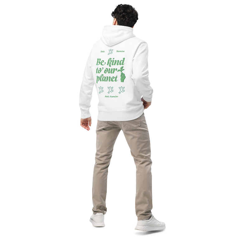 ModeHumaine's tweet image. Grâce à ses matériaux organiques, le sweat à capuche écologique est un excellent achat pour les amateurs de mode soucieux de l'environnement. Ce sweat à capuche écologique est doté d'une capuche doublée, de manches encastrées et d'une poche kangourou. modehumaine.fr