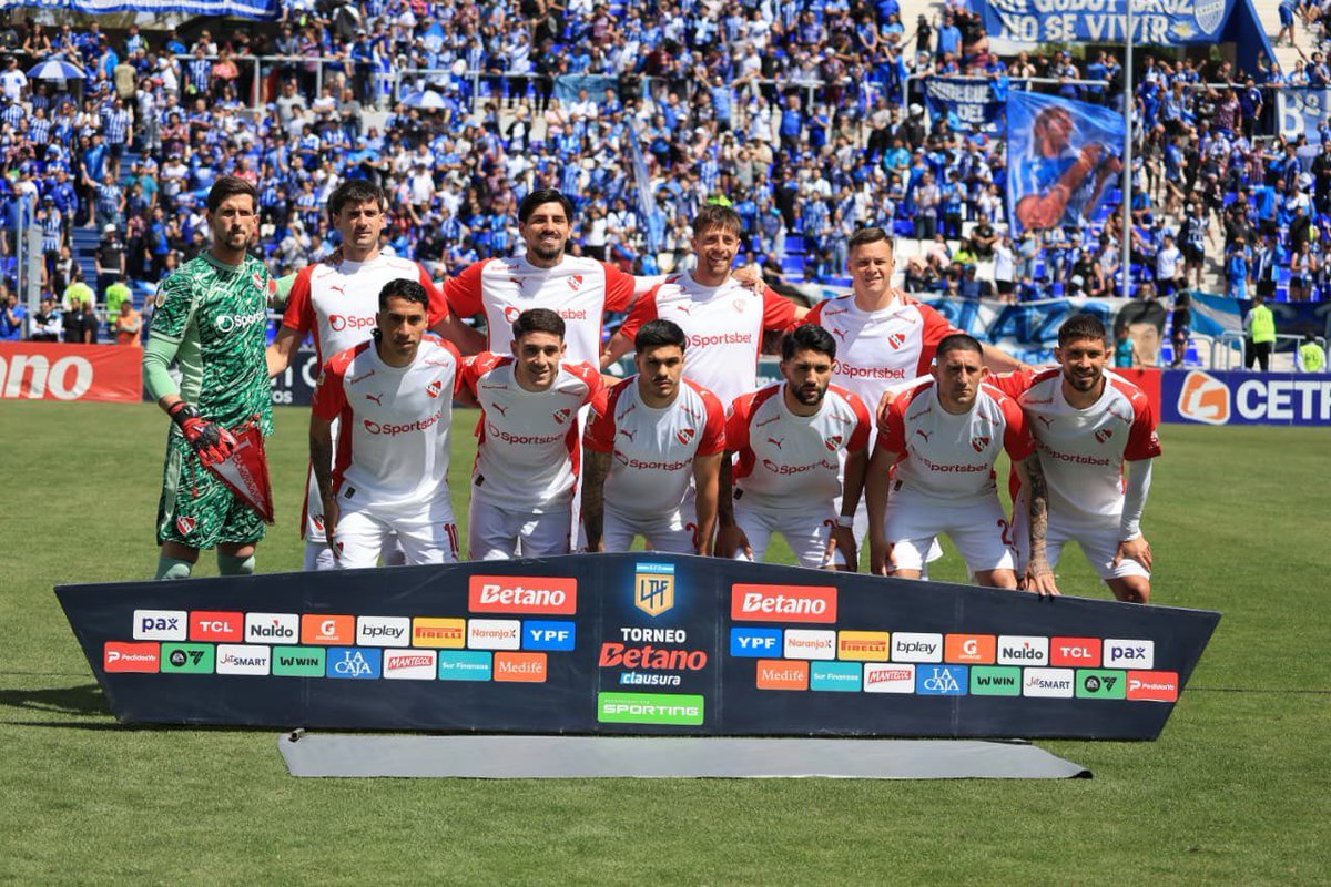 No los motiva el escudo, no los motiva pelear un torneo, no los motiva competir. Les ofrecen plata por clasificar a los play off, no ganan. Les ofrecen por entrar a Sudamericana, no ganan. Les ofrecen por ganar un clásico y no ganan. Al final tenes un plantel de mogolicos.