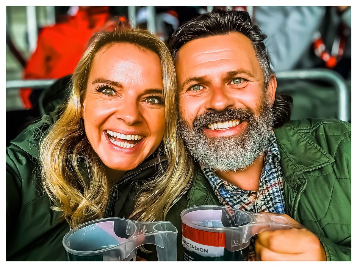 finally what a sports weekend: final #FCAWOB 3:1 ⚽️ (sending a smile to our friends from yesterday’s match live in 🏟️) and final #DALvsNYJ 37:22 🏈 (great #DallasCowboys game from defense and offense across all four quarters) w/in #FinestFall cc. <a href="/VeBee/">Vanessa Johnson</a> <a href="/FCAugsburg/">FC Augsburg</a> <a href="/dallascowboys/">Dallas Cowboys</a>