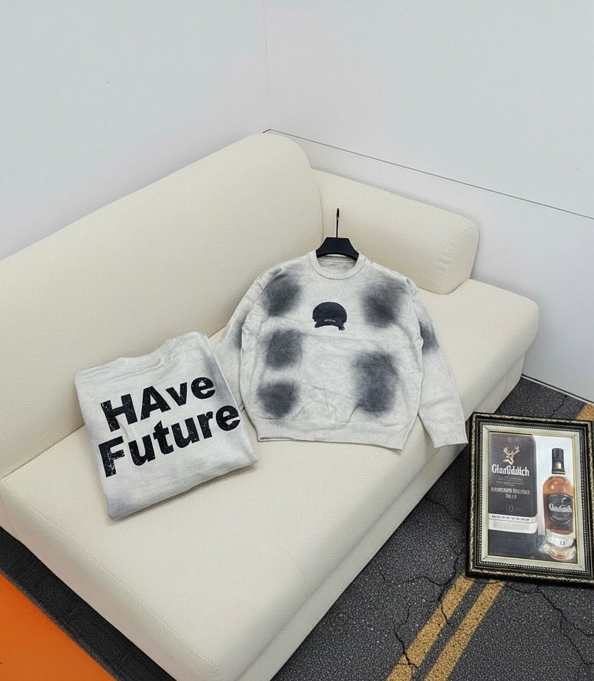 shedrackxtreme's tweet image. 🔥 Fresh Drip Just Landed 🚨
Streetwear wey go turn heads 😎
👉 [SWEATSHIRT] – Available now

💰 Price: ₦23,000
📍 Richway Plaza, Broad Street, Mandilas Market, Lagos Island
📞 08122324613
Don’t dull – DM to grab yours before e finish 🚚
#NaijaFashion #StreetwearNaija #LagosDrip