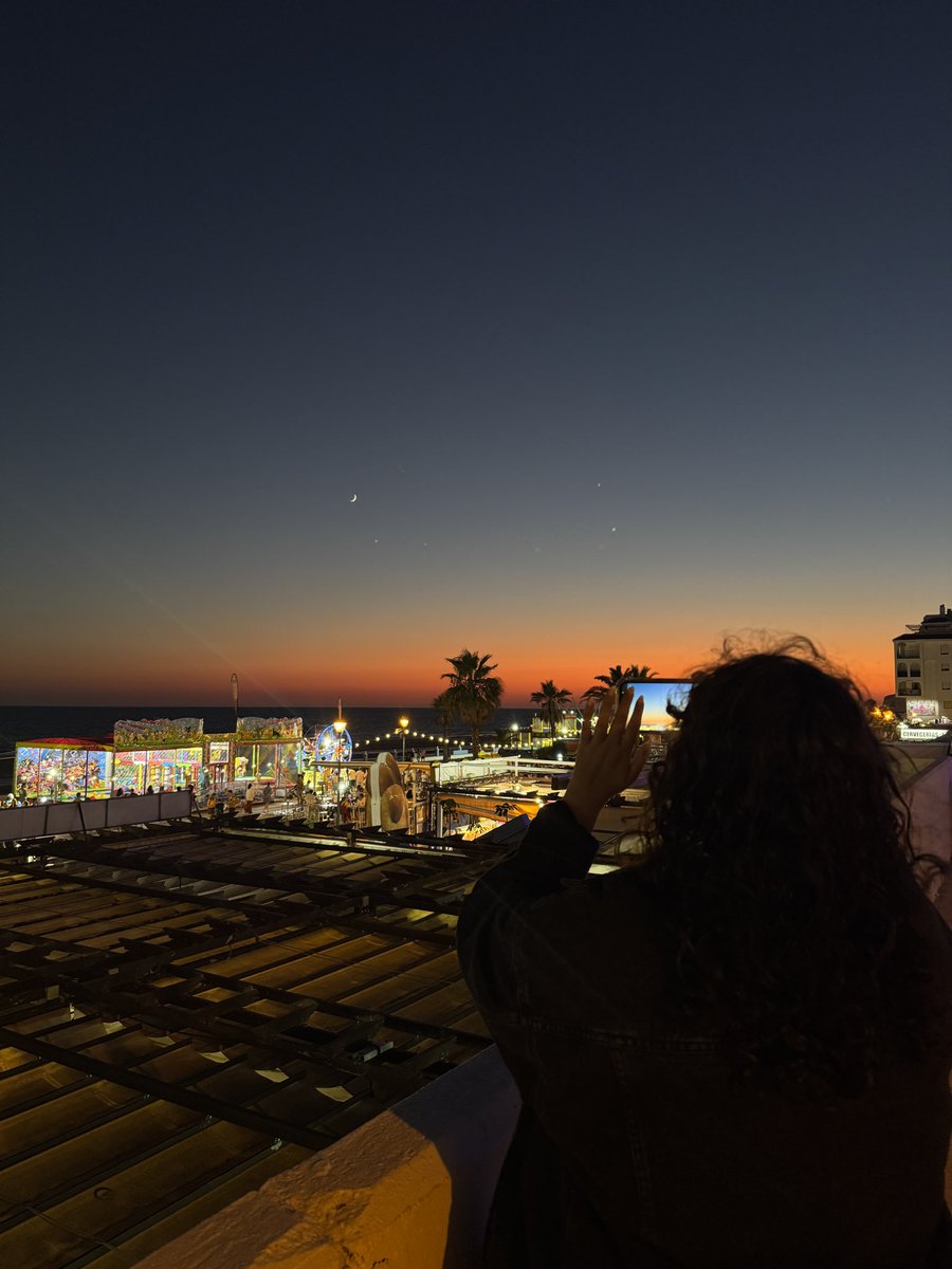 Clockwork_Hoose's tweet image. Muchas felicidades otra vez, chica guapa ✨

Porque un año más, las puestas de sol y los anocheceres se queden cortos cuando estés tú delante y porque este año se cumplan sueños bonitos 💫

Gracias por ser casita y por compartir vida conmigo 🤍

@lufleurbing te amo