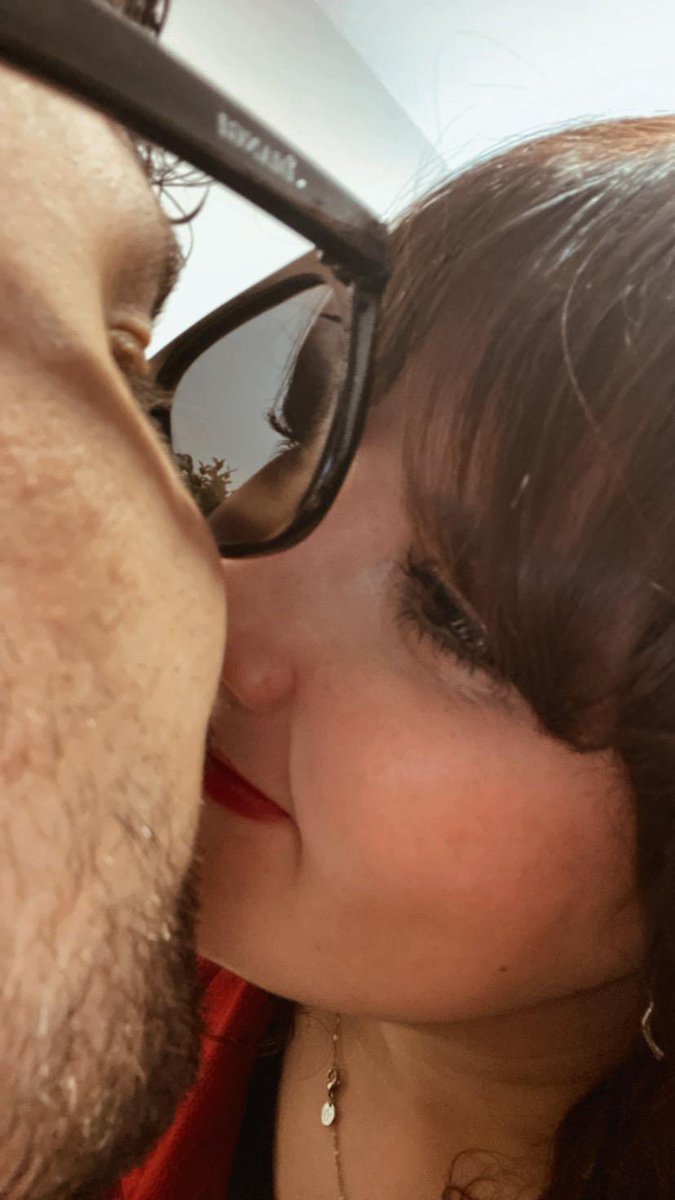 Clockwork_Hoose's tweet image. Muchas felicidades otra vez, chica guapa ✨

Porque un año más, las puestas de sol y los anocheceres se queden cortos cuando estés tú delante y porque este año se cumplan sueños bonitos 💫

Gracias por ser casita y por compartir vida conmigo 🤍

@lufleurbing te amo