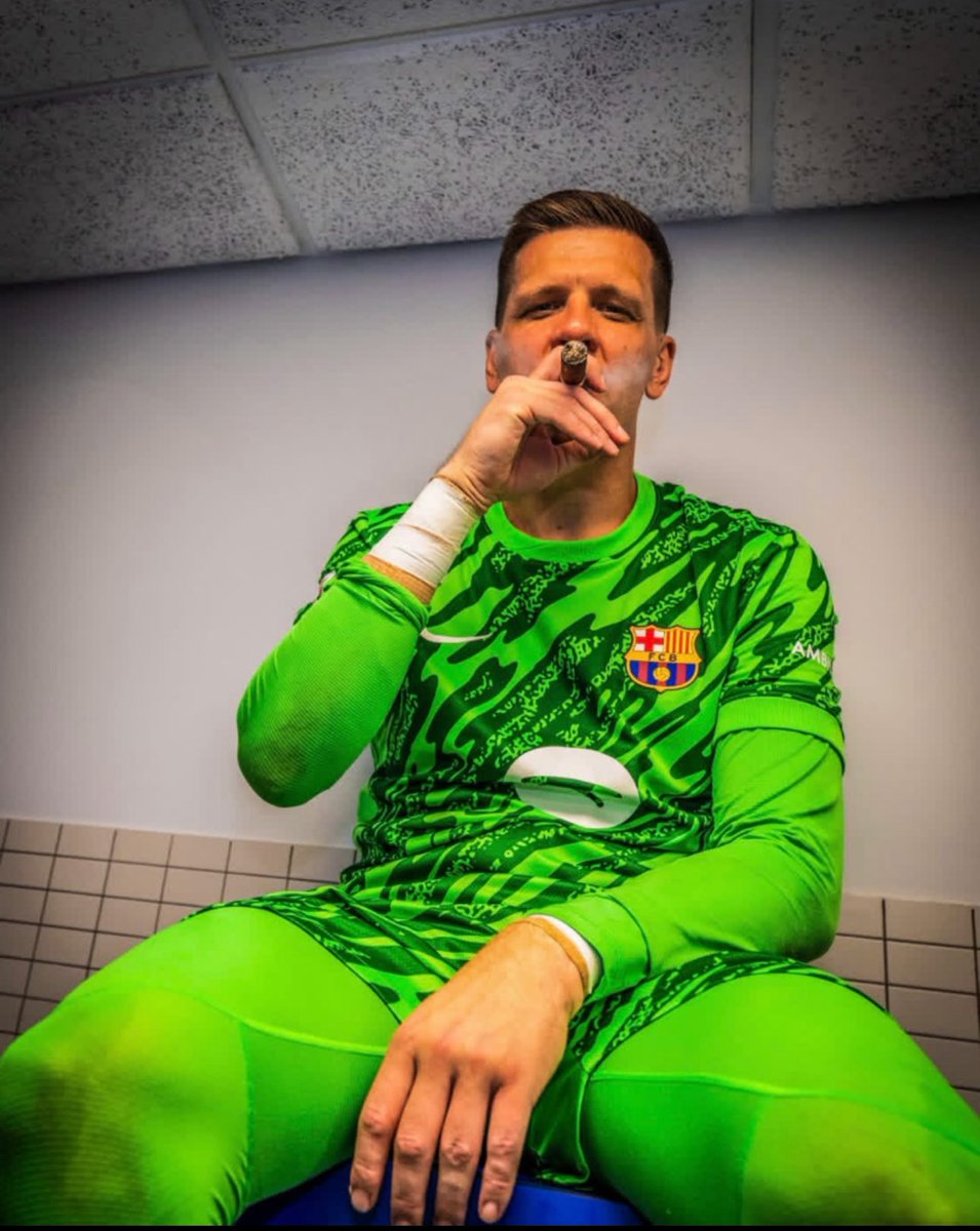 transferyparody's tweet photo. 🚨 🇵🇱 Wojciech Szczęsny zapowiedział KONIEC KARIERY PIŁKARSKIEJ. Piłkarz po sezonie przejdzie na emeryturę piłkarską.

DziękujeMY Wojtek🥹 https://t.co/GfGNPGIalg