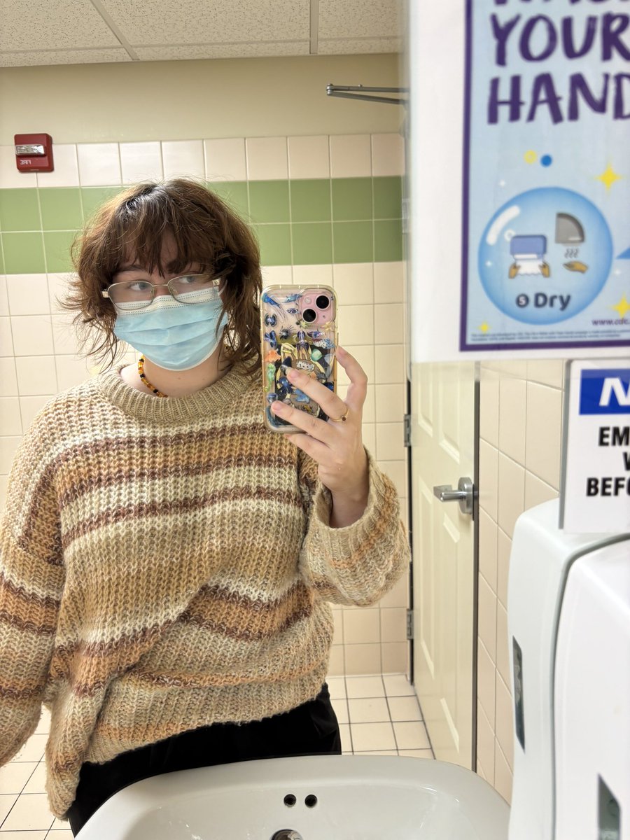 ummmm like 10 residents at work have covid and my building is on lockdown:((((