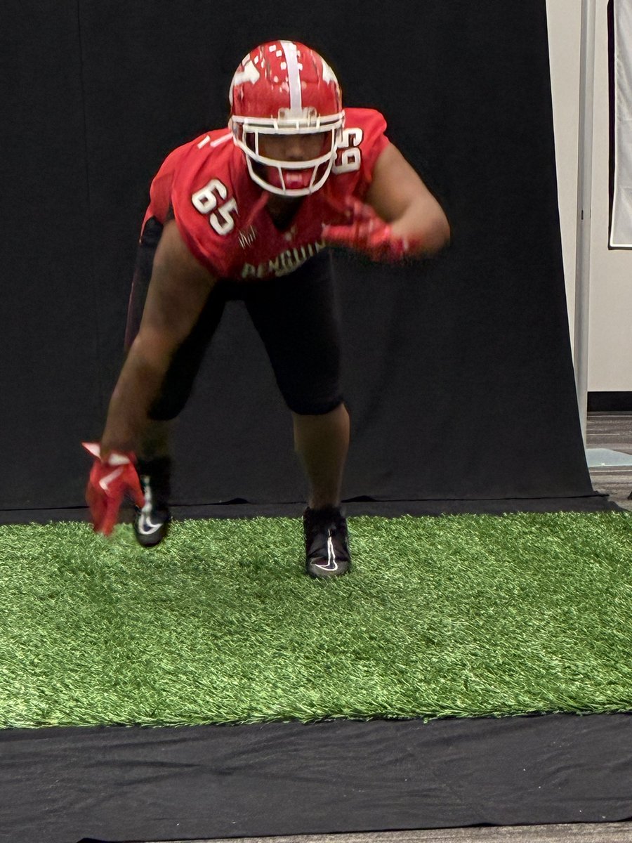DominicWinton26's tweet photo. Official Visit at @ysufootball. I enjoyed every moment and enjoyed meeting everyone. This is just the beginning. Thank you @fbcoachdp Coach Hunter, @Coach_Haneline.Thank you @CentennialhsOH @CoachBFort @StarsRecruiting 
#WhyNotCentennial https://t.co/HbXDi5zyk8