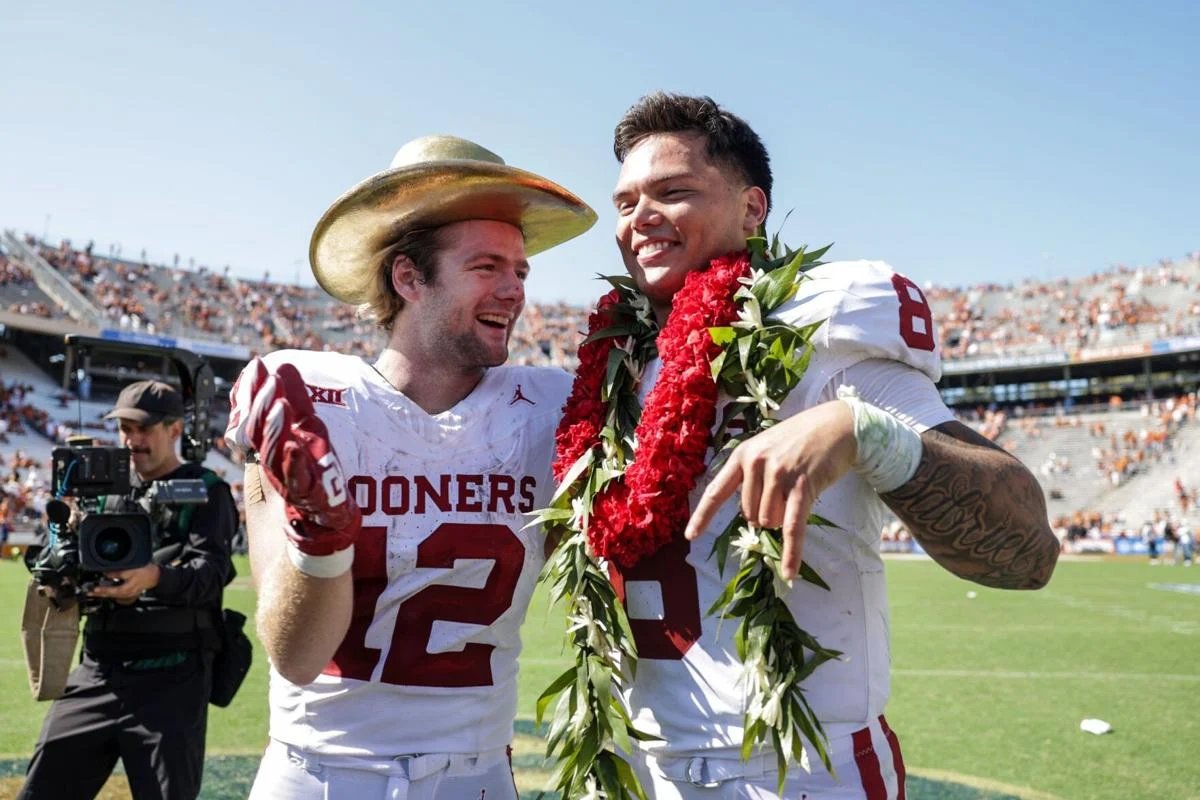 SoonerTracker's tweet photo. Sooners will be in white for tomorrow's Red River Showdown.

OU hasn't lost to Texas while wearing white in a decade (four straight wins). https://t.co/0xrGHHYTND