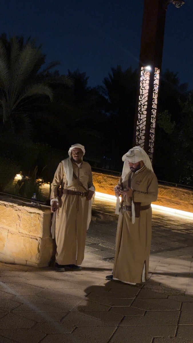 Mona87H's tweet image. تجربتي في #الرياض

زرت هذه المدينة.. وصدقًا انبهرت!
حياة، رقي، وأناقة في كل زاوية 
مدينة تنبض بالطموح والرؤية، يقودها بفكر استثنائي صاحب السمو الملكي الأمير محمد بن سلمان 🇸🇦
أنا كخليجية، أشعر بالفخر وأنا أرى الرياض بهذا الجمال والتطور.. فخمة بكل معنى الكلمة! ✨
#السعودية