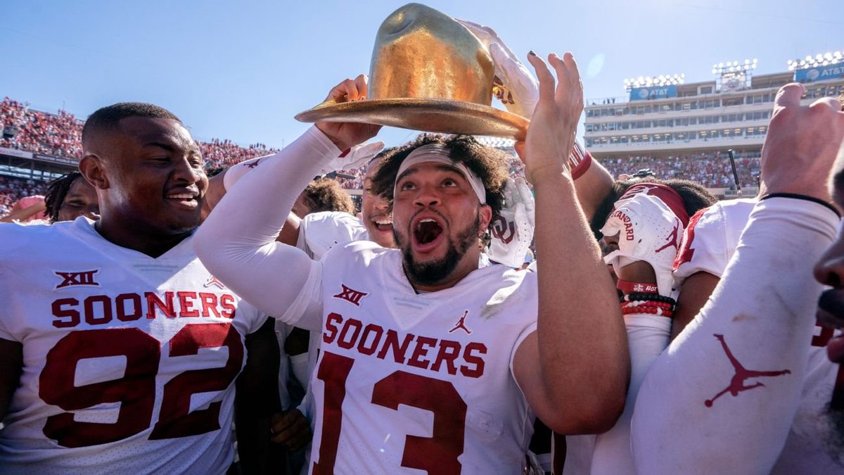 SoonerTracker's tweet photo. Sooners will be in white for tomorrow's Red River Showdown.

OU hasn't lost to Texas while wearing white in a decade (four straight wins). https://t.co/0xrGHHYTND