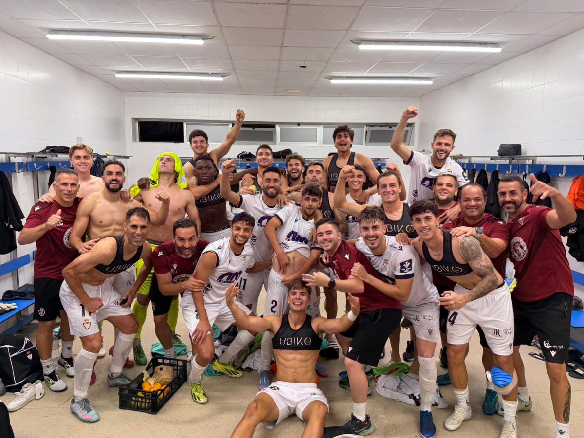 Tercera victoria consecutiva de un equipo que parece no tener techo y que hace soñar a muchos de los jienenses que los vemos jugar cada semana🙌. Cinco jornadas de mejora, una mejora que refleja el trabajo de los nuestros semana por semana💪. Nos vemos el próximo domingo en La