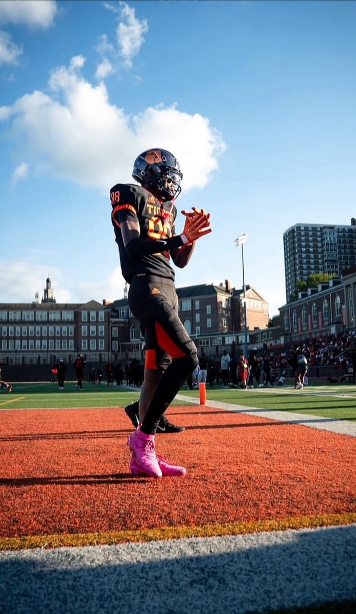 Check out my mid season film of my junior year #AGTG <a href="/CoachBerry3211/">Anthony Berry</a> <a href="/charliemqb/">Charlie Boswell</a> 

hudl.com/v/2SuDzS