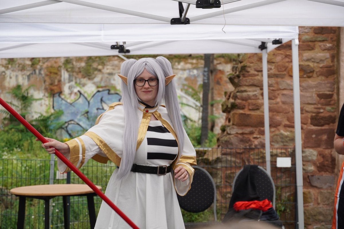 YurizuCosplay's tweet image. I went to a small event at my city last Saturday.

I had a little bit of struggle with my Frieren wig, but overall it went good. I even joined the cosplay showcase on that day~ 🩵

Bonus: Frieren at BK 🍔